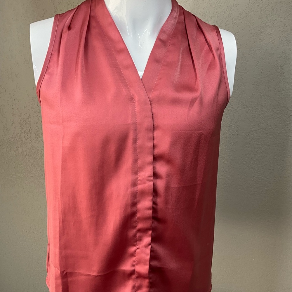 SHEIN Sleeveless V-Neck Blouse in Rose